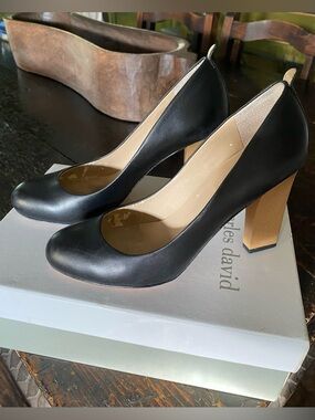Charles David Black Leather Block Heel Pumps with Wood-Tone Heel